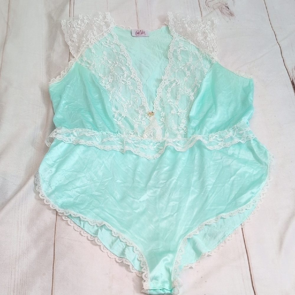 Vintage CineStar Bodysuit Lingerie Aqua Blue size Medium Lace Deep V Sexy Sleep
